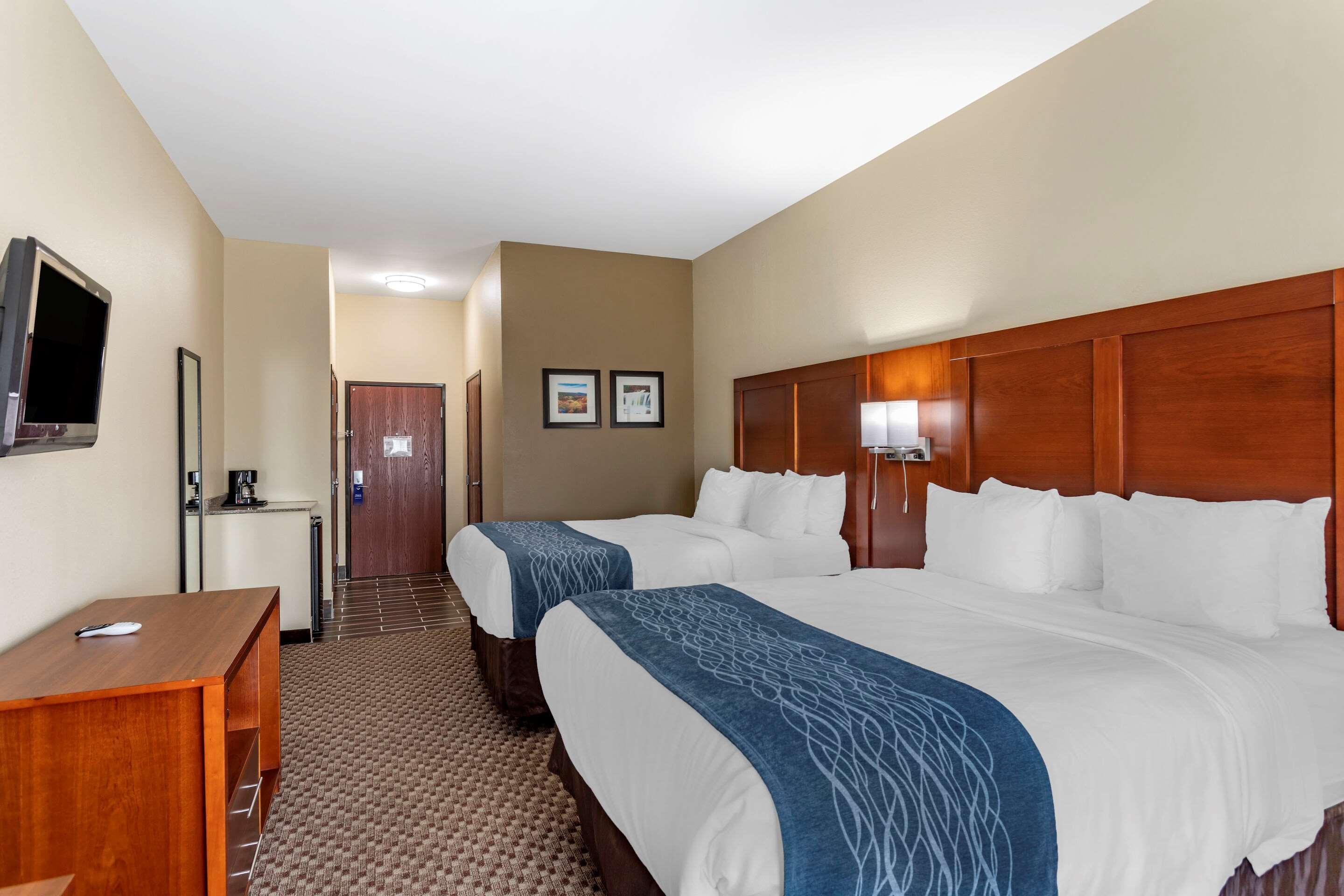 Comfort Inn & Suites Carbondale University Area Bagian luar foto