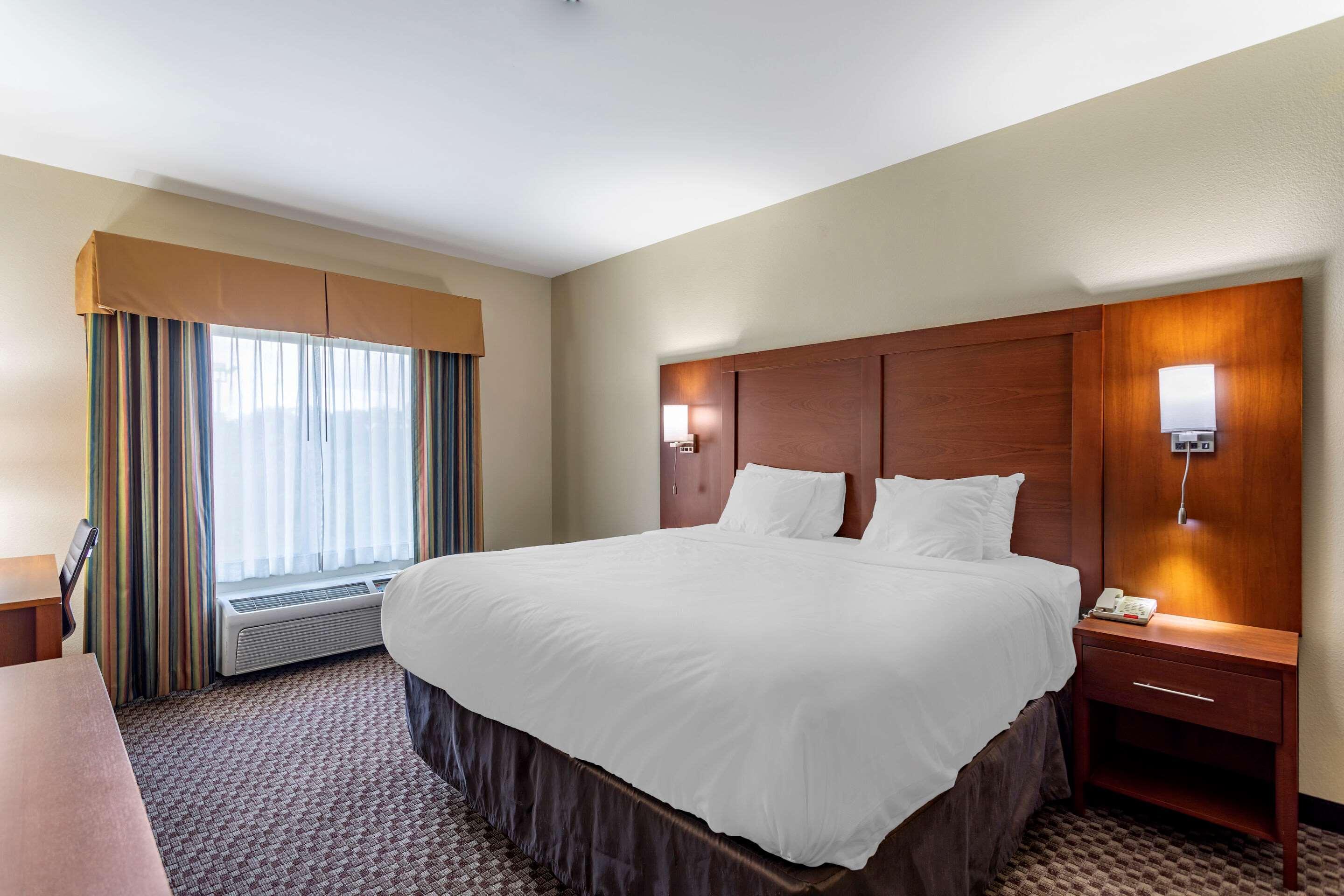 Comfort Inn & Suites Carbondale University Area Bagian luar foto
