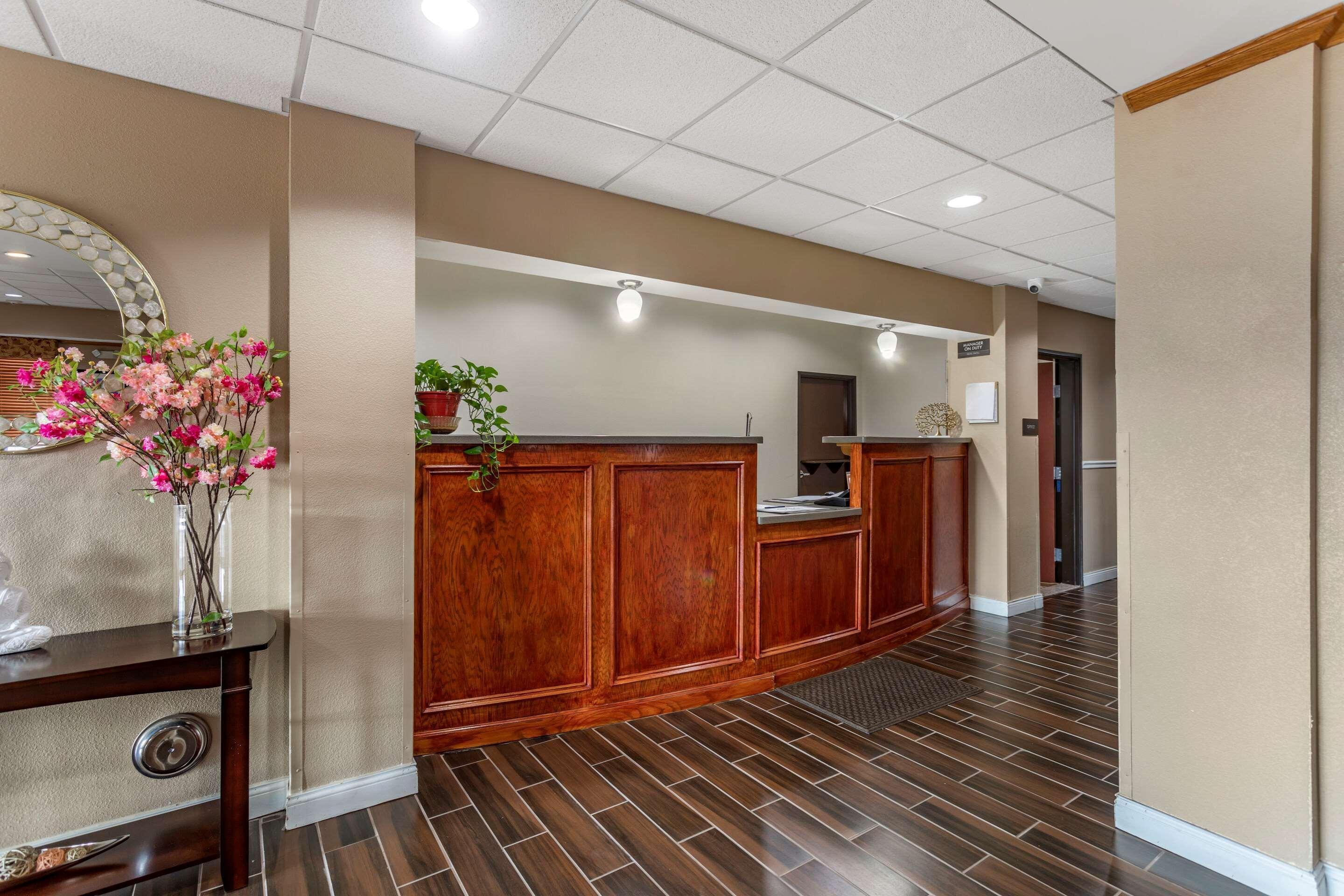 Comfort Inn & Suites Carbondale University Area Bagian luar foto